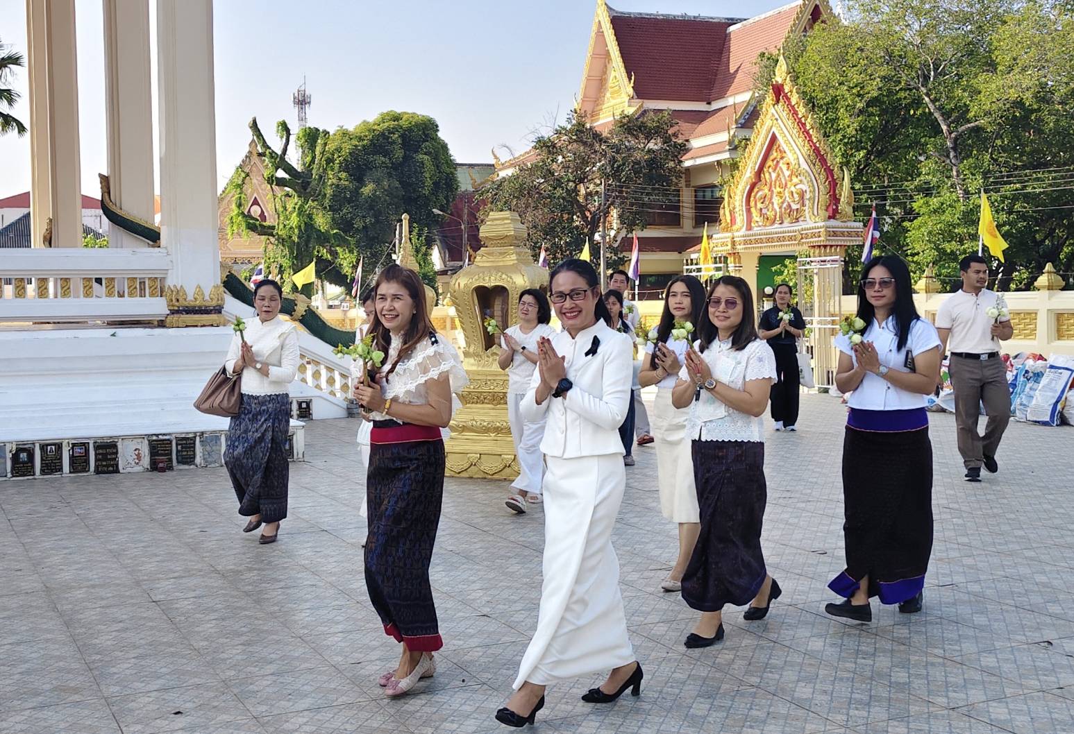 title - วันที่ 3 มีนาคม 2569 นายประเสริฐ กาญจนเกียรติกุล ปฏิรูปที่ดินจังหวัดบุรีรัมย์ พร้อมด้วยนางนวลละออง ชูมาตย์ ผู้อำนวยการกลุ่มยุทธศาสตร์และการปฏิรูปที่ดิน และเจ้าหน้าที่กลุ่มยุทธศาสตร์ฯ ส.ป.ก.บุรีรัมย์ ร่วมกิจกรรมส่งเสริมการเผยแผ่พระพุทธศาสนา เนื่องในเทศกาลวันมาฆบูชา ประจำปี 2569